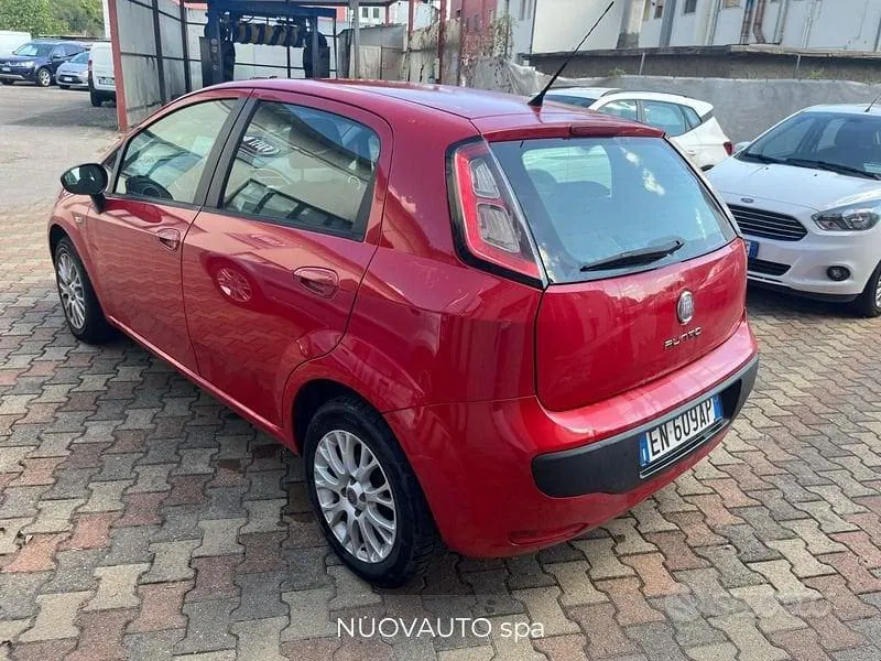 Fiat Grande Punto 2012 photo 4