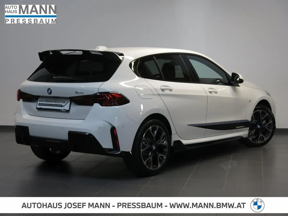 BMW 1 Series 2024 photo 2
