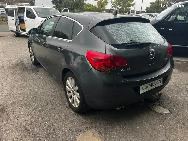 Opel Astra 2009 photo 5