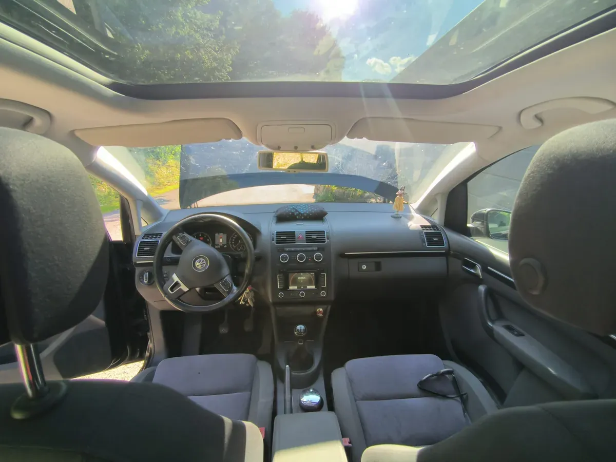 Volkswagen Touran 2013 photo 3