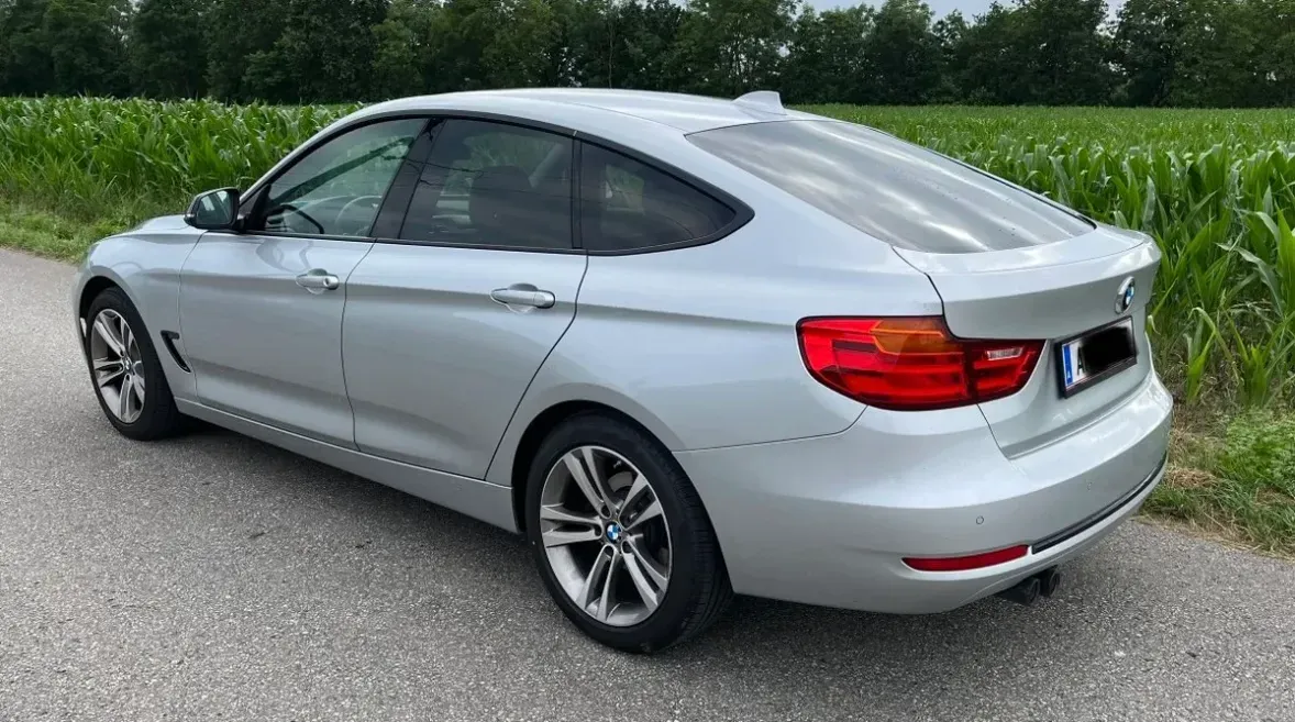BMW 3 Series 2016 photo 2
