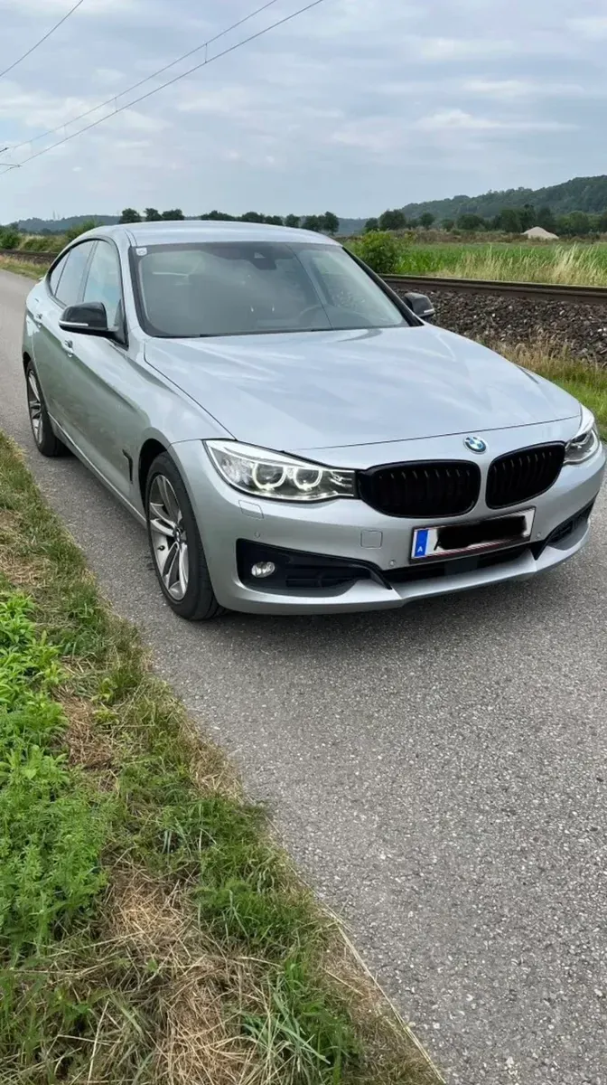 BMW 3 Series 2016 photo 3