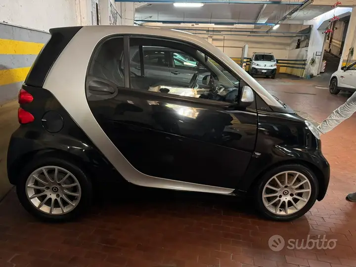 Smart Fortwo 2011 photo 3