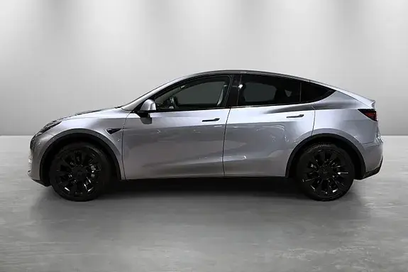 Tesla Model Y 2023 photo 4
