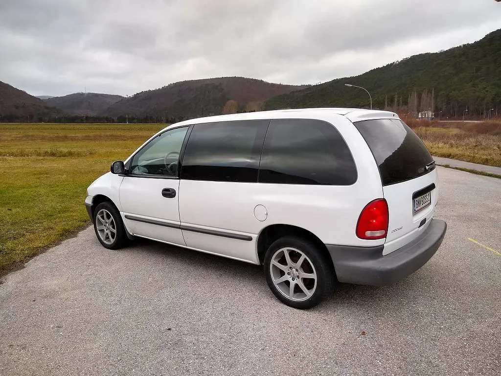Dodge 3.0 1998 photo 3