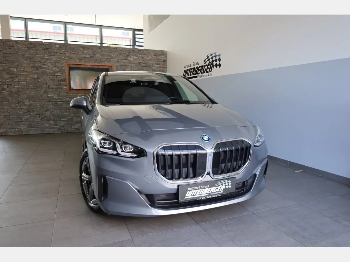 BMW 2 Series 2023 photo 2