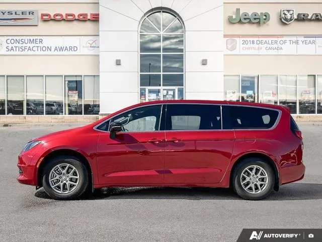 Chrysler Grand Caravan 2026 photo 2