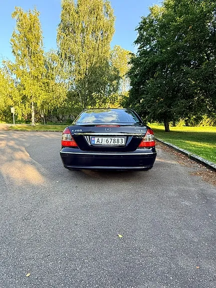 Mercedes-Benz E200 D 2007 photo 4