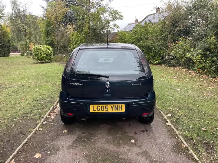 Vauxhall Corsa 2005 photo 5
