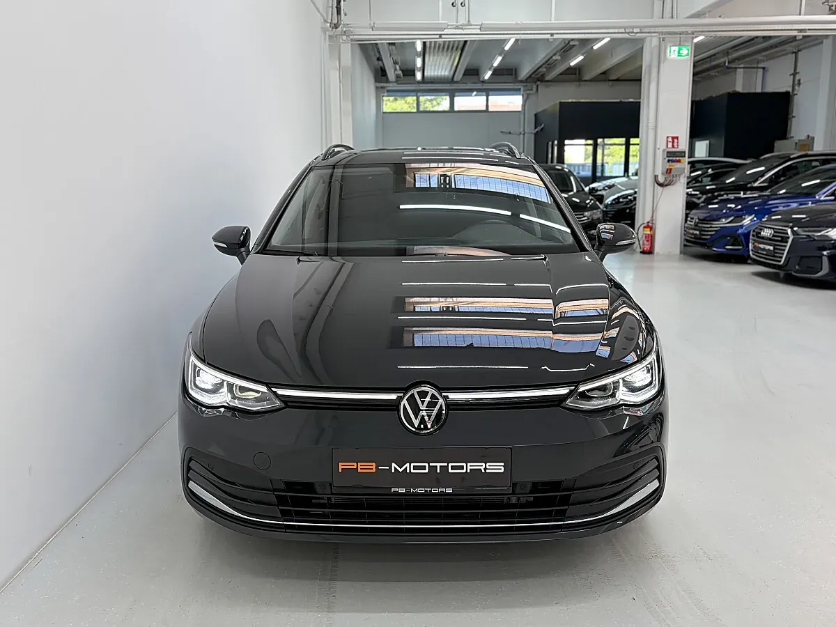 Volkswagen Golf 2022 photo 2