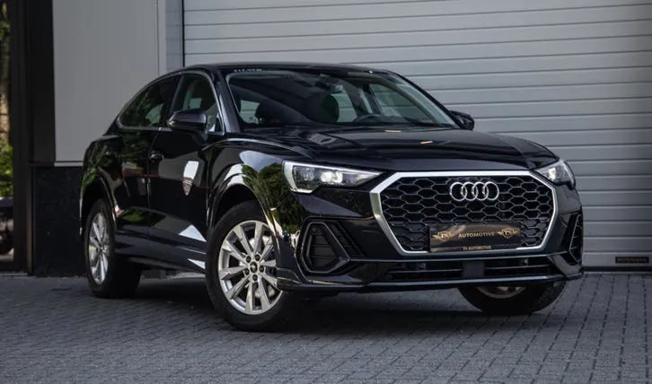 Audi Q3 2022 photo 2