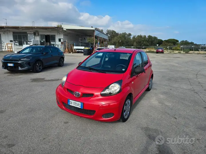 Toyota Aygo 2011 photo 2