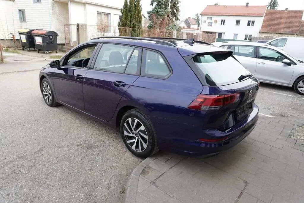 Volkswagen Golf 2023 photo 3