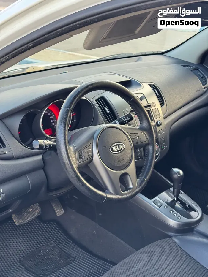 Kia Forte 2010 photo 3