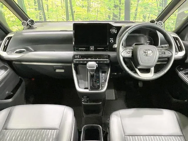 Toyota Noah 2024 photo 2
