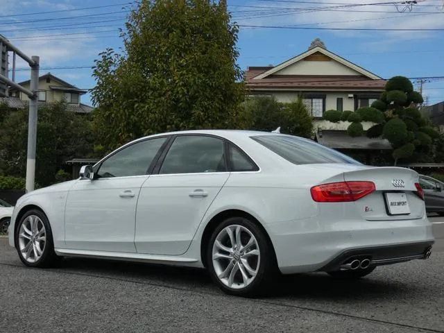 Audi A4 2014 photo 3