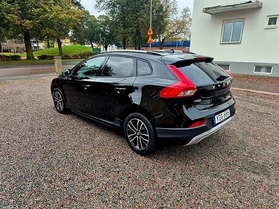 Volvo V40 Cross Country 2018 photo 2