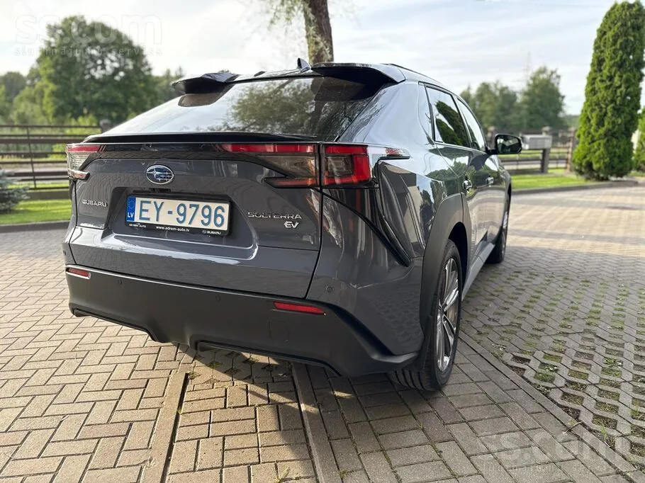 Subaru Solterra 2024 photo 2