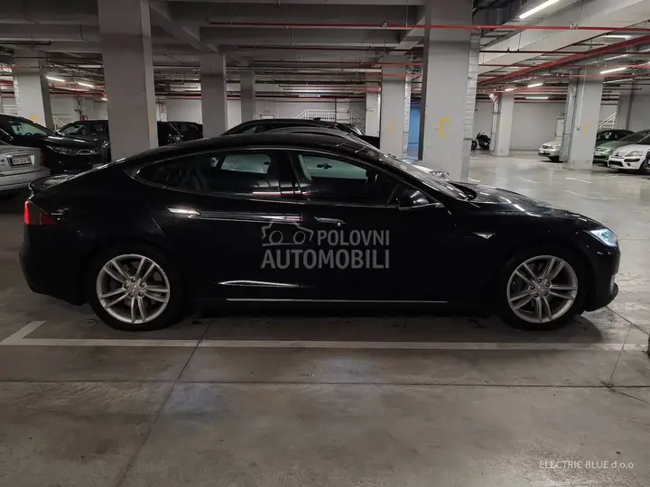 Tesla Model S 2013 photo 4