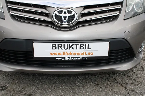 Toyota Avensis 2015 photo 3