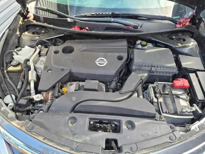 Nissan Altima 2015 photo 2
