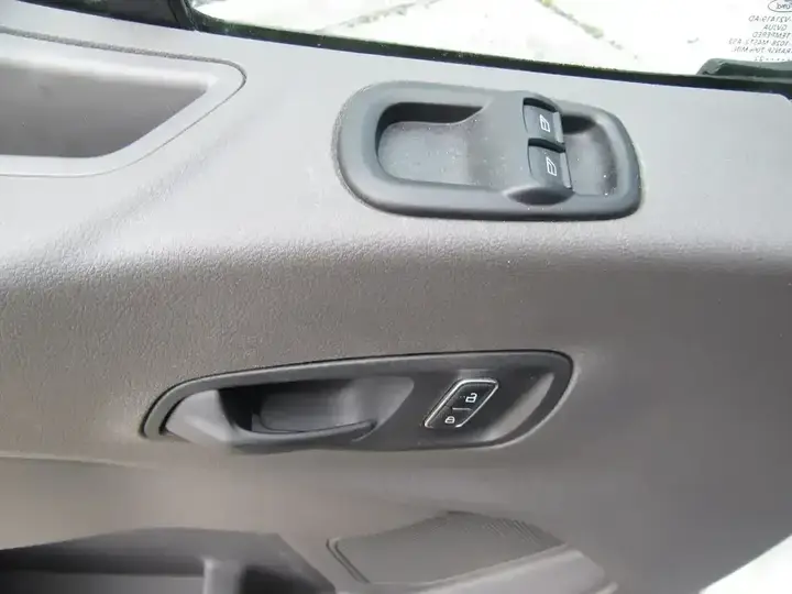 Ford Transit 2022 photo 2