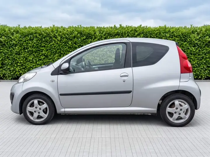 Peugeot 107 2011 photo 5