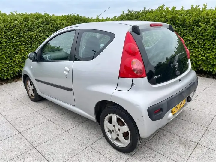 Peugeot 107 2011 photo 4