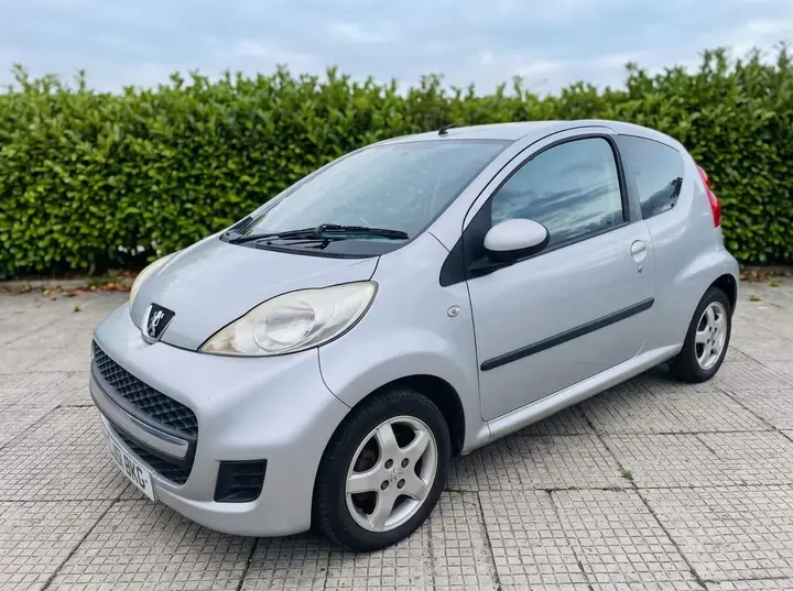 Peugeot 107 2011 photo 3