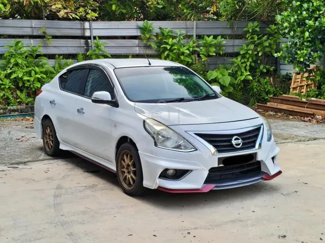 Nissan Almera