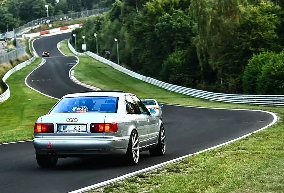 Audi A8 1997 photo 3