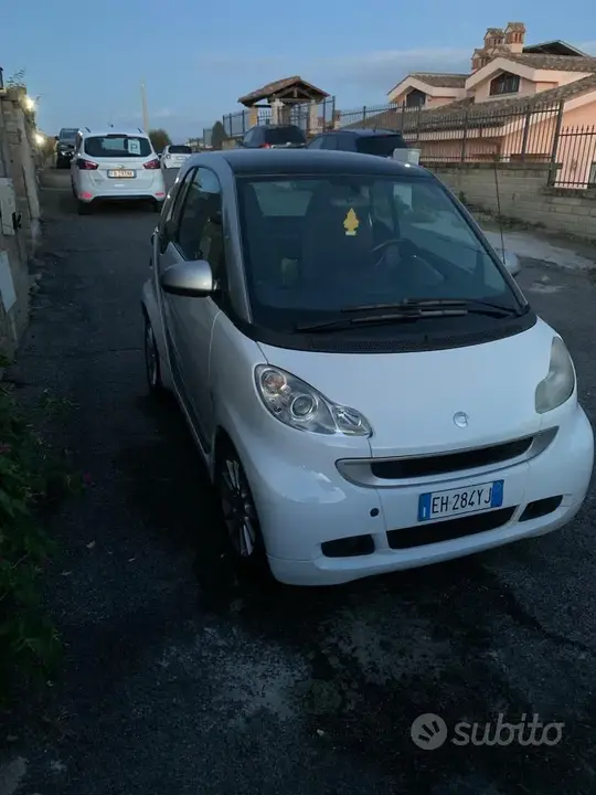 Smart Fortwo 2011 photo 2