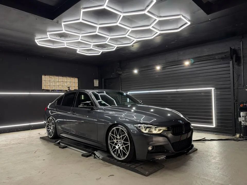 BMW F30