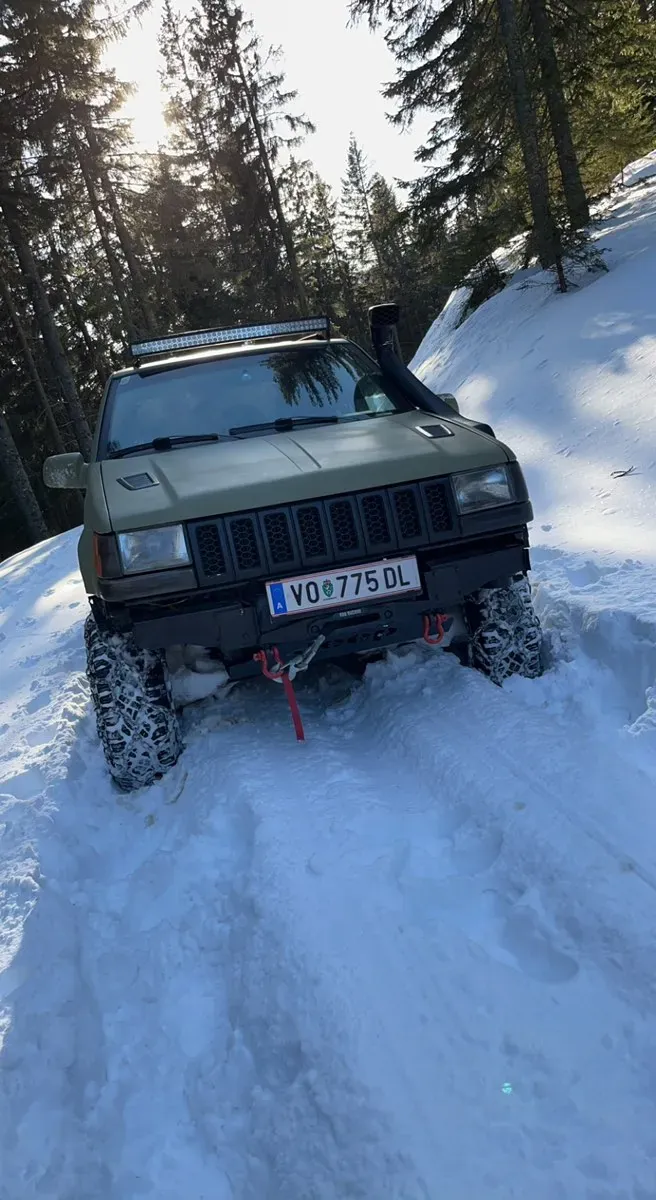 Jeep Grand Cherokee 1993 photo 2