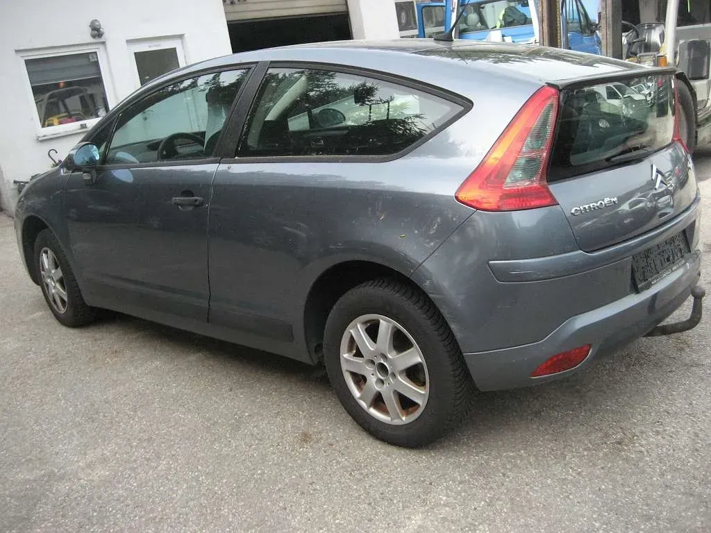 Citroen C4 2005 photo 3