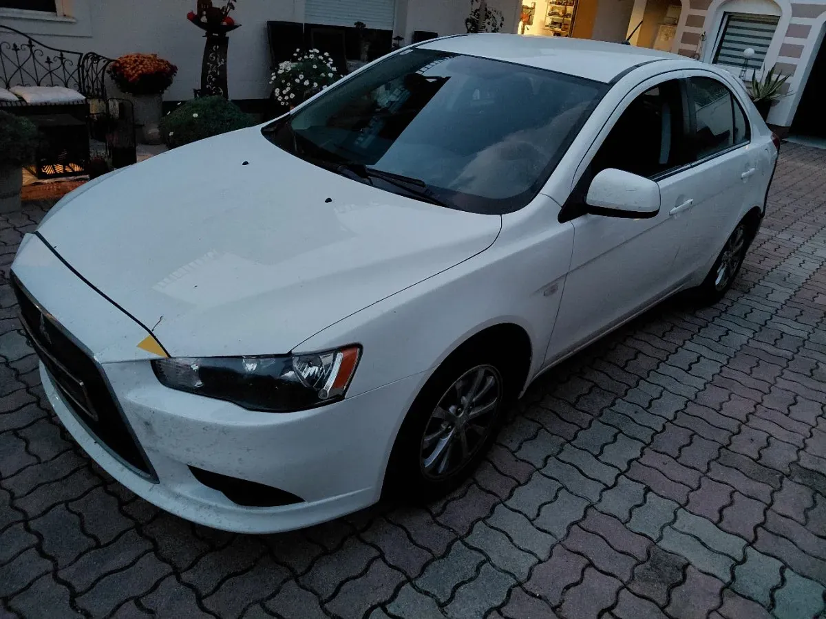 Mitsubishi Lancer