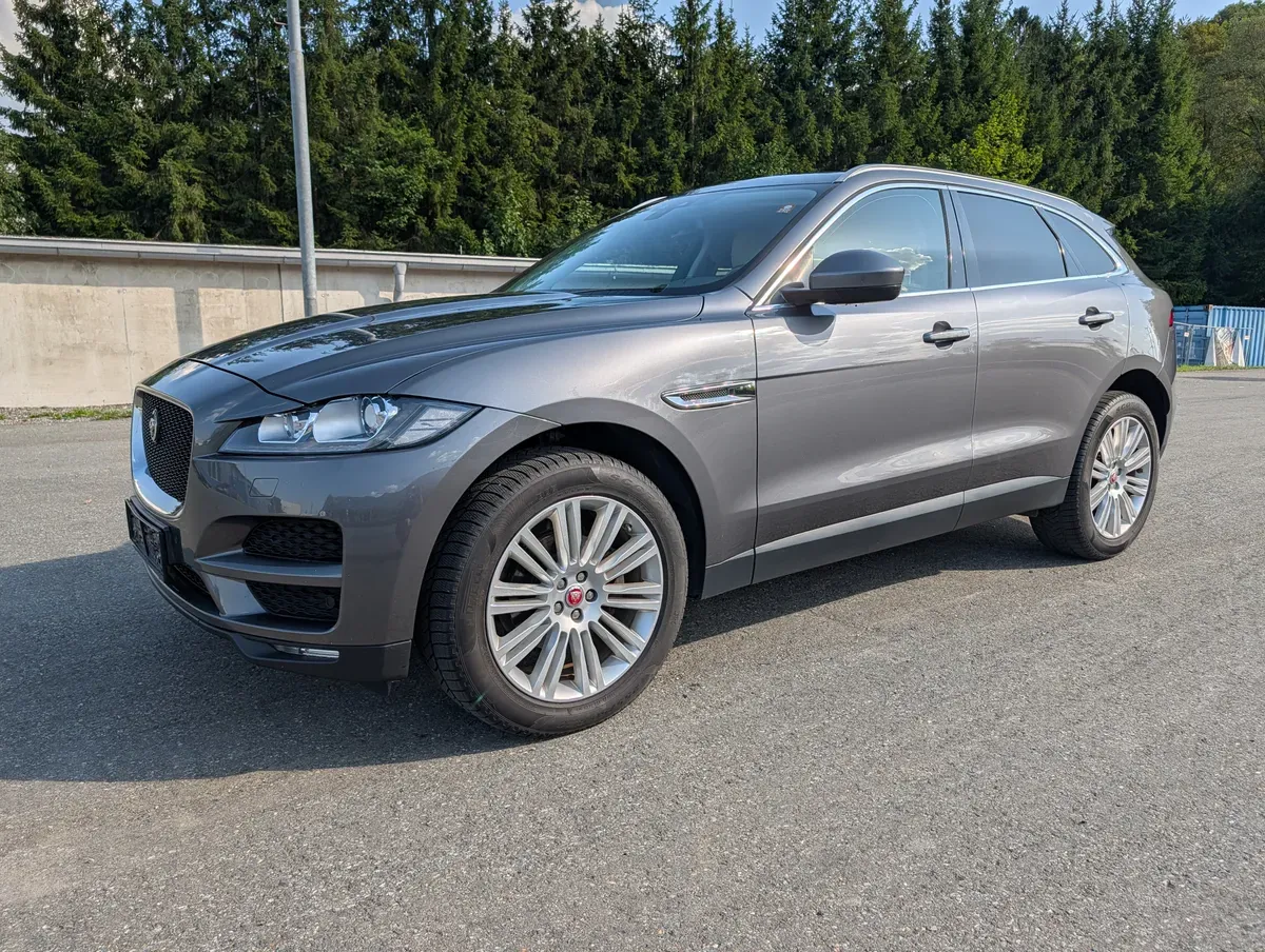 Jaguar F-Pace 2017 photo 3
