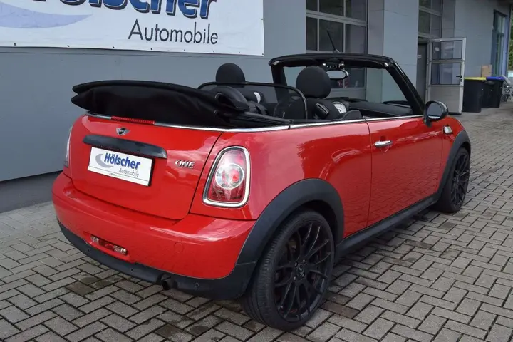 Mini One Cabrio 2014 photo 2