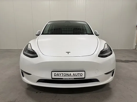 Tesla Model Y 2023 photo 3