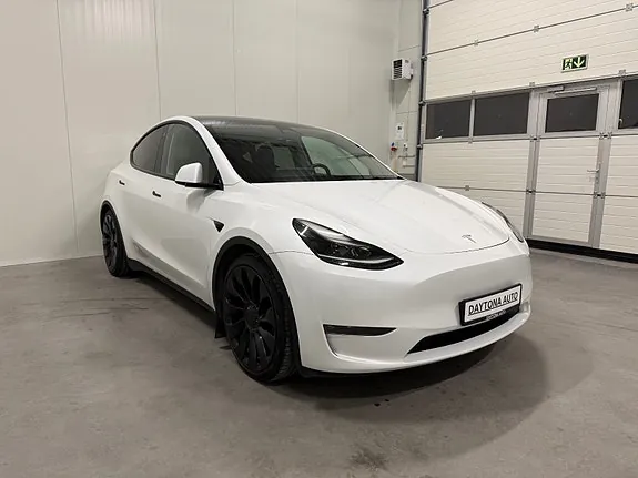 Tesla Model Y 2023 photo 4
