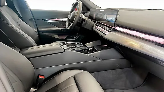 BMW 530E 2026 photo 3