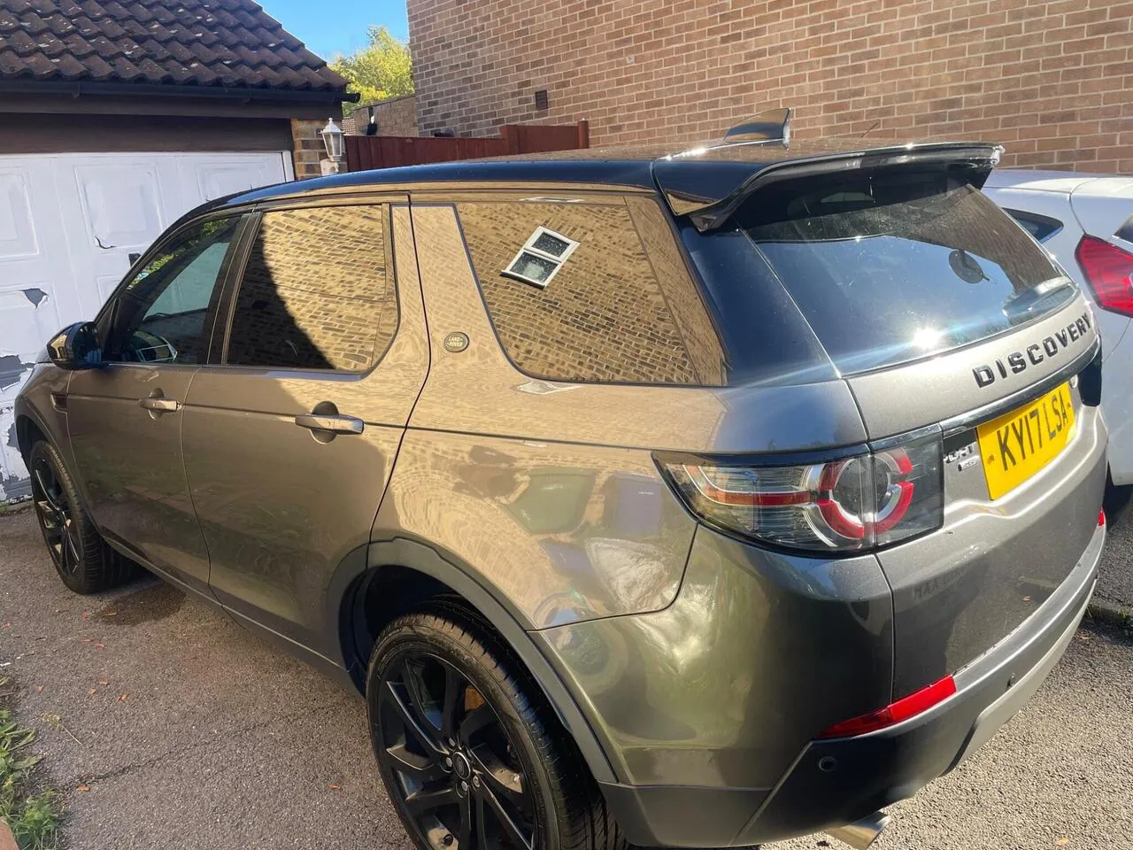 Land Rover Discovery Sport 2017 photo 3