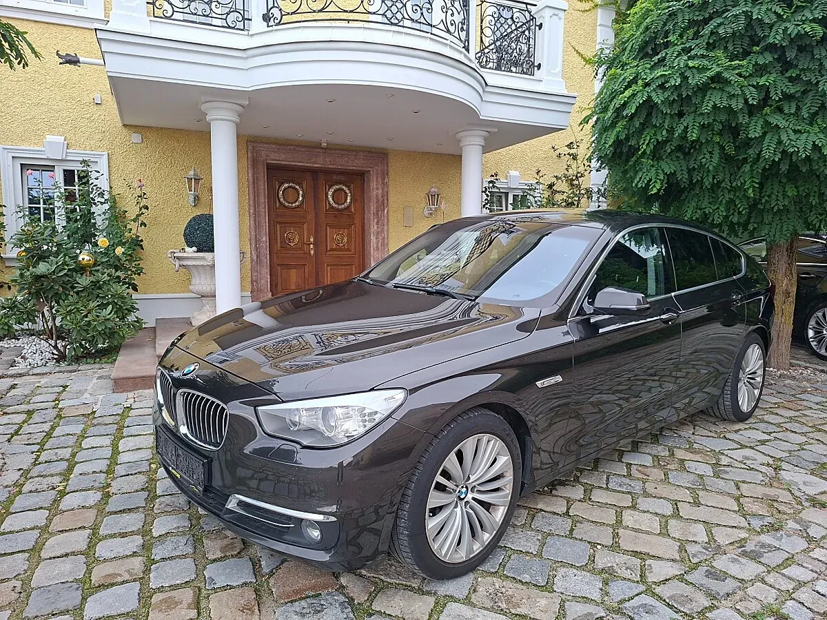 BMW 5 Series 2016 photo 2