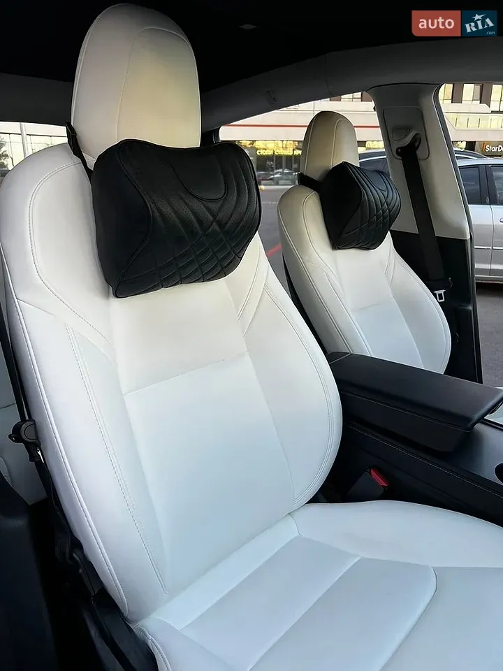 Tesla Model Y 2022 photo 2