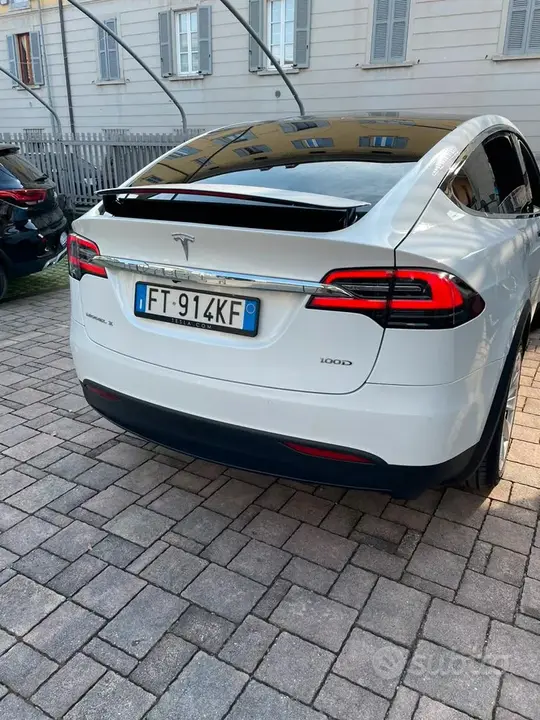 Tesla Model X 2018 photo 3
