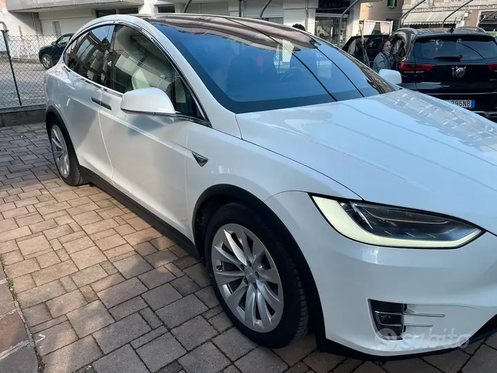 Tesla Model X 2018 photo 4