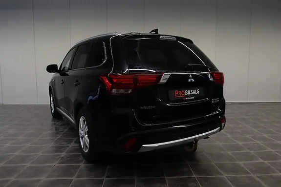 Mitsubishi Outlander 2018 photo 2