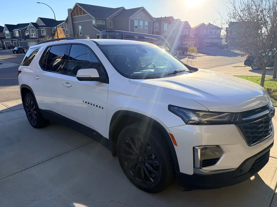 Chevrolet Traverse 2022 photo 2