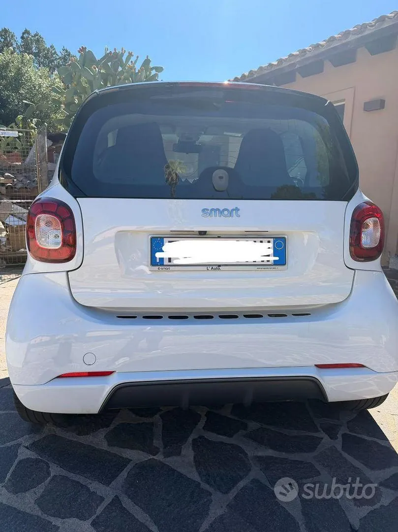 Smart Fortwo 2019 photo 2