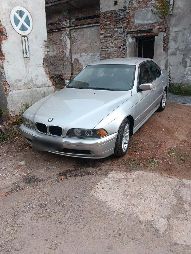 BMW 520I